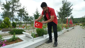 Kahramanmaraş’ta mezarlıklar Kurban Bayramına hazır