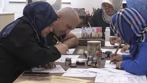 Kahramanmaraşlı depremzede hat sanatıyla hayata tutundu