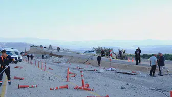 Freni boşalan tır yapımı süren kaçış rampasına çarptı, 1 işçi ölü, 4 kişi yaralandı