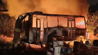 Otobüs ve konteyner alev alev yandı!