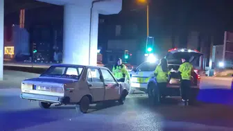 Polisin "dur" ihtarına uymayan alkollü sürücüye 400 bin lira ceza