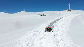 Türkiye’nin bazı kesimlerinde karla mücadele çalışmaları devam ediyor