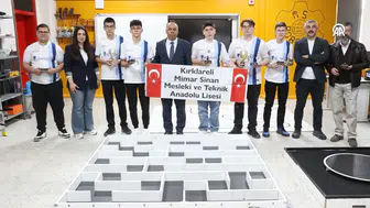 Lise öğrencileri robot olimpiyatlarında dünya şampiyonu oldu