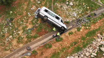 Gaziantep'te devrilen işçi servisindeki 16 kişi yaralandı