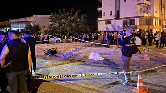 Antalya'da çöp kamyonu ile motosikletin çarpıştığı kazada 2 kişi öldü
