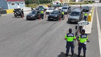 Otoyol jandarması yol güvenliği için bayram tatilinde de görev başında