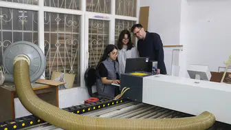 Devlet desteğiyle modernize edilen atölyeden hem öğrenciler hem kursiyerler faydalanıyor