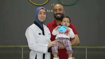 Milli tekvandocu anne, bebeğiyle müsabakalara hazırlanıyor