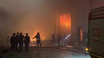 Mobilya fabrikasında yangın! 72 personel olay yerinde