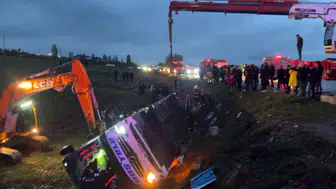 Yolcu otobüsü şarampole devrildi! 4 kişi öldü, 15 kişi yaralandı