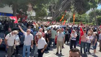 İzmir’de Özgür Özel için toplanan gruba müdahale