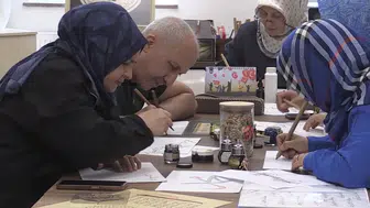 Kahramanmaraşlı depremzede hat sanatıyla hayata tutundu