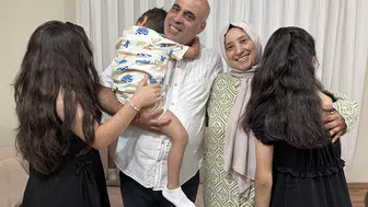 Koruyucu aile, ikisi kardeş üç çocuğa yuva oldu
