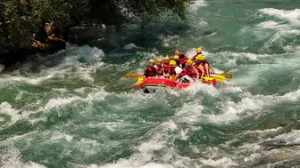 Köprülü Kanyon'da rafting, turizmin yanı sıra istihdamı da büyütüyor