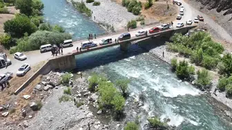 Çayda akıntıya kapılan kişi aranıyor