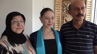 Hayvancılık yapan genç kız üniversiteden birincilikle mezun oldu