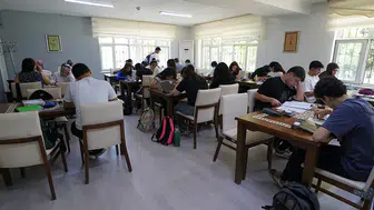 Sessiz düzenli ve konforlu kütüphaneler gençlerin hizmetinde