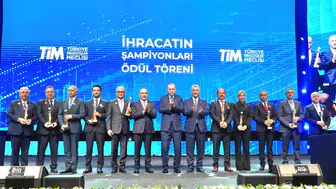 İhracatın şampiyonları ödüllerini Cumhurbaşkanı Erdoğan'dan aldı