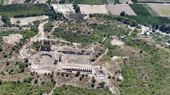 Aspendos'un yaklaşık 2 bin yıllık ana caddesi yeniden hayat buldu