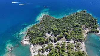 Phaselis, antik kalıntılar arasında yüzme deneyimi sunuyor