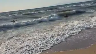 Dalgalara kapılan 12 kişiden 3'ü boğuldu