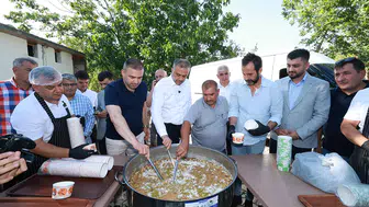 Başkan Toptaş, Dönüklü Mahallesi sakinleriyle aşure sofrasında buluştu