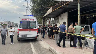 Antalya'da atölyede üzerine mermer blok düşen kişi hayatını kaybetti