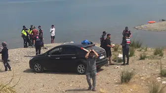 İznik Gölü'ne girdikten sonra kaybolan 2 kişi aranıyor
