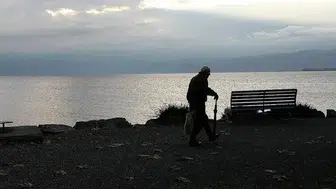 Kalabalık sokaklar, kimsesiz insanlar! Yalnızlık sorunu derinleşiyor