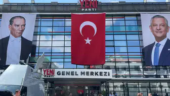 Yeni Parti Genel Başkanı Özel, parti genel merkezinde çalışmalarına başladı