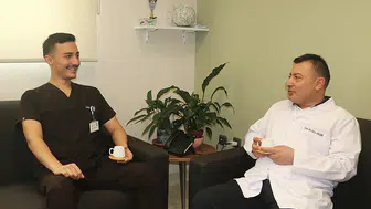 Örnek aldığı profesör babasının yanında asistan doktorluğa başladı