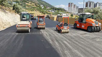 Kahramanmaraş’ta asfalt seferberliği hız kesmiyor 4 ilçede yol mesaisi