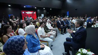 Bakan Tekin, üniversite tercih destek programında gençlerle bir araya geldi