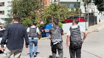 Ev sahibi-kiracı anlaşmazlığında silahlar çekildi
