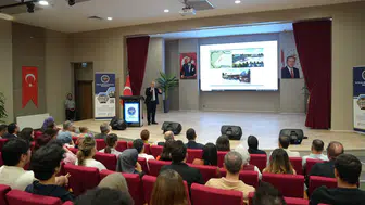 İstiklal Bilim ve Teknoloji Üniversitesi’nde ilk ders Rektör Bakan’dan