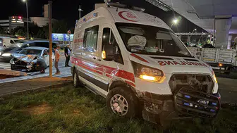 Kayseri'de ambulansla otomobilin çarpıştığı kazada 6 kişi yaralandı