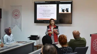 Aile ve Sosyal Hizmetler Bakanlığınca Okul ve Aile Hayatı eğitimleri yaygınlaştırılacak