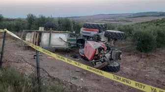 Adana'da devrilen traktörün sürücüsü öldü, oğlu ağır yaralandı