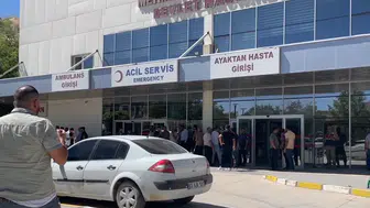Kamyona çarpan otomobildeki 4 kişi hayatını kaybetti