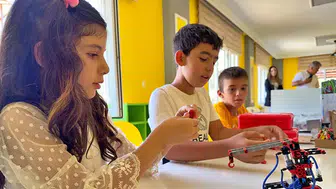 Köy okulunda yapay zekâdan robotik kodlamaya uygulamalı eğitim