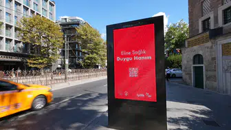 İyilik Var dijital gönüllülük mesajları billboardlara yansıdı