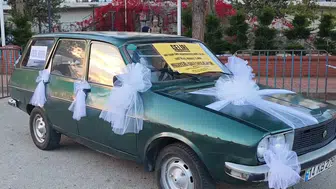 44 yıllık otomobilini cami inşaatına bağışladı