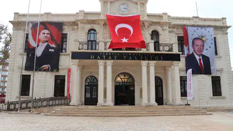 Depremde zarar gören Hatay'ın tarihi valilik binası yeniden hizmete alındı