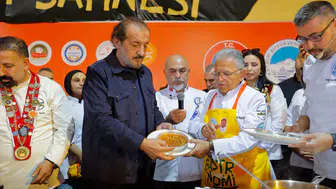 Ünlü şefler 4. Kayseri Gastronomi Günleri'ne katıldı