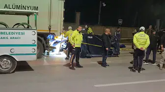 Balıkesir'de park halindeki tıra çarpan motosiklet sürücüsü öldü