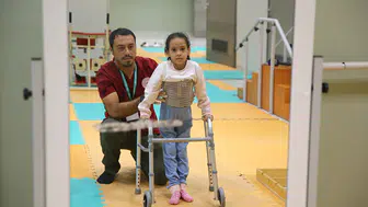 İsrail saldırısında yaralanan Sıla'nın yeniden yürüme umudu Türkiye'de yeşerdi