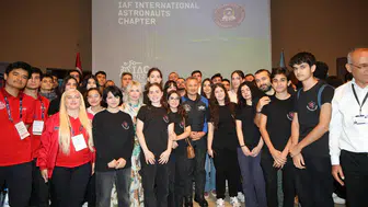 Astronotlar kanser tedavisi gören çocuklar ve öğrencilerle buluştu