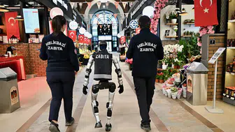 İnsansı robot MEGA, esnaf denetimleri için görev başında