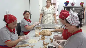 Depremde iki dükkanı yıkılan kadın girişimci pes etmedi 5 şubelik iş kurdu