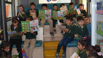 Edebiyat Şehri’nde kitap sevgisi mobil kütüphaneyle büyüyor